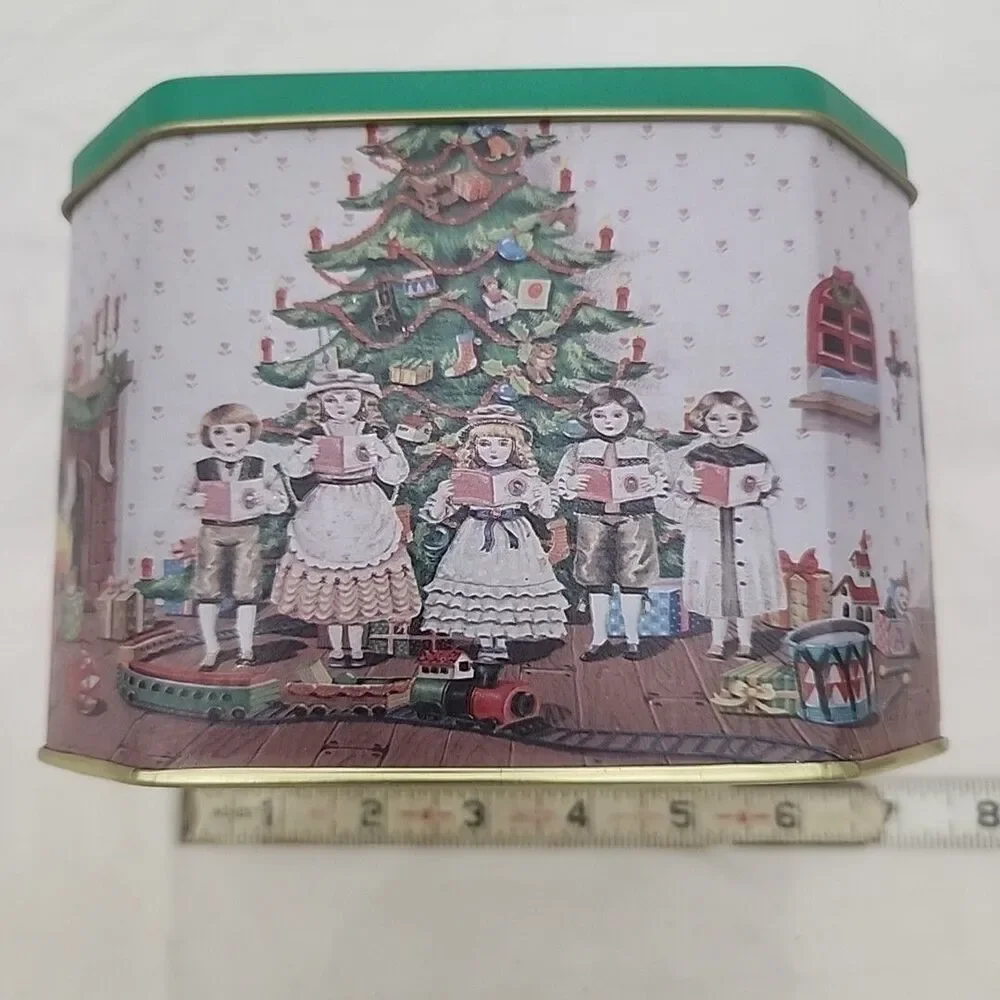 Old Fashioned Nesting Tins Christmas Around The World New Original Box 3 Set